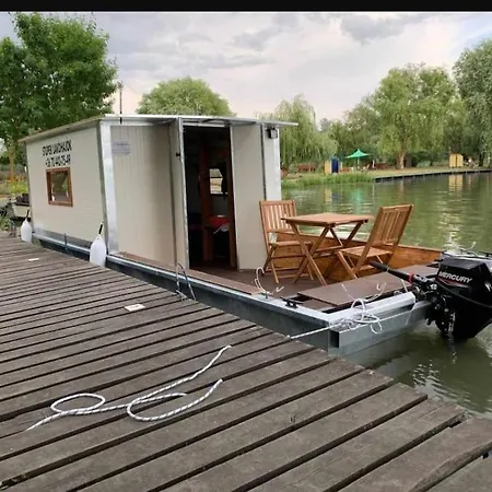 Nomadboat Hotel en barco