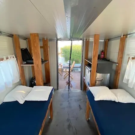 Nomadboat Úszó hotel